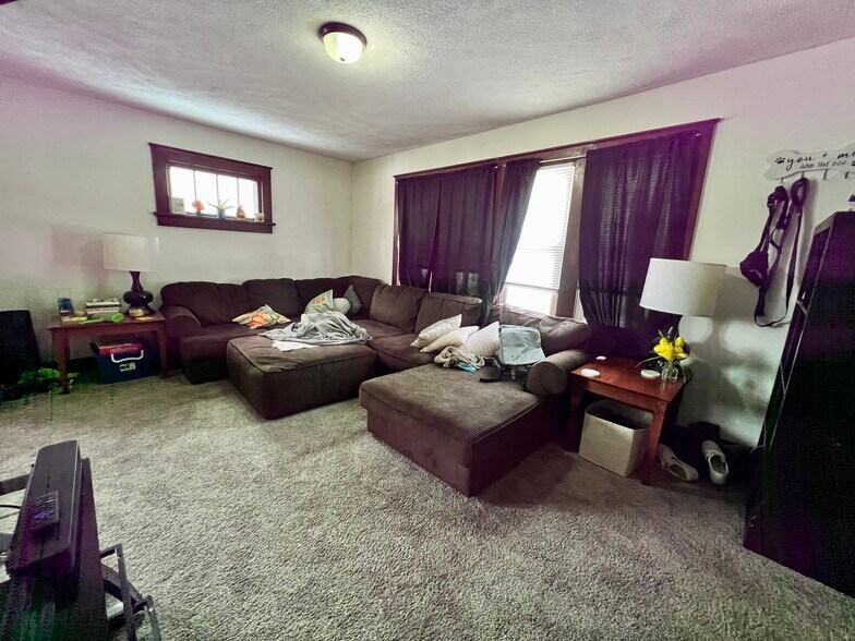 More Photos Of 308 Low St, Bloomington Apartments For Sale