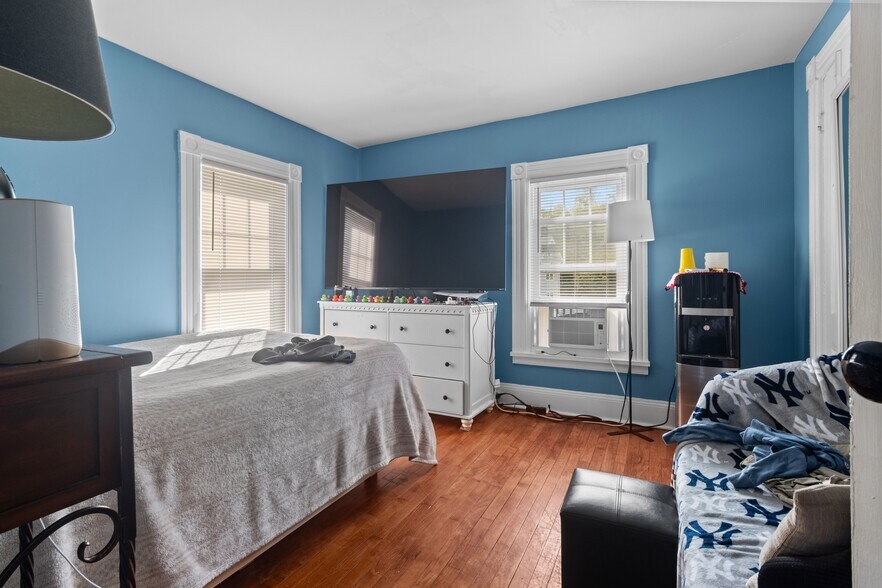 More Photos Of 676 Boston Post Rd, Darien Office For Sale