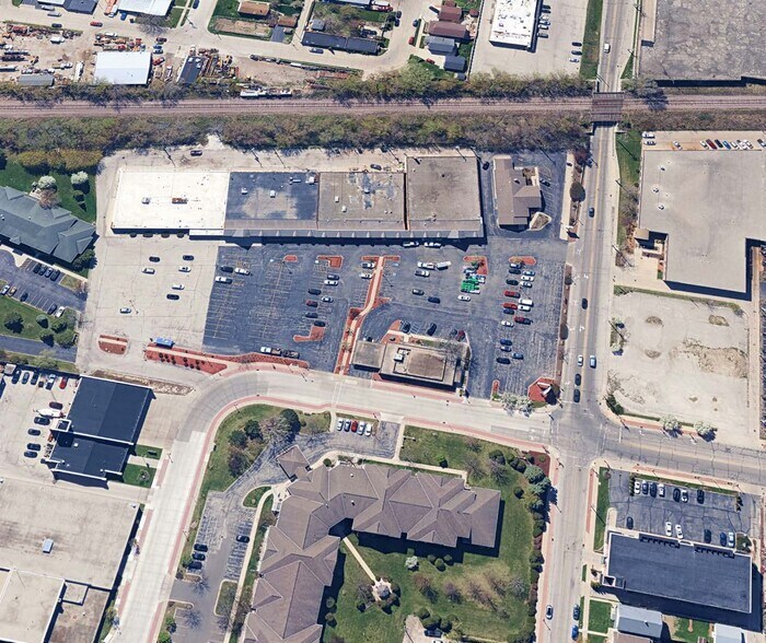 More Photos Of 2410 10th Ave, South Milwaukee General Retail For Sale