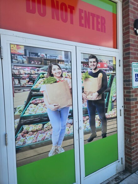 More Photos Of 937 State St, Bridgeport Storefront For Lease