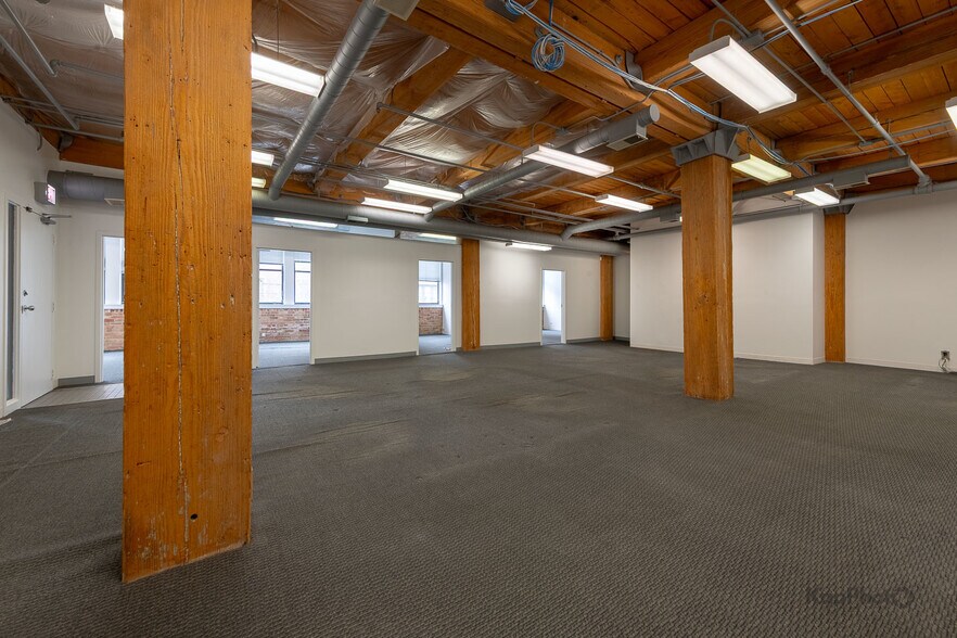 More Photos Of 921 W Van Buren St, Chicago Office Residential For Sale