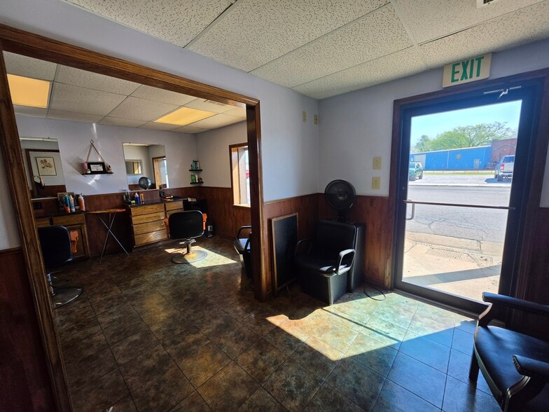 More Photos Of 220 Madison st, Webb City Industrial For Sale