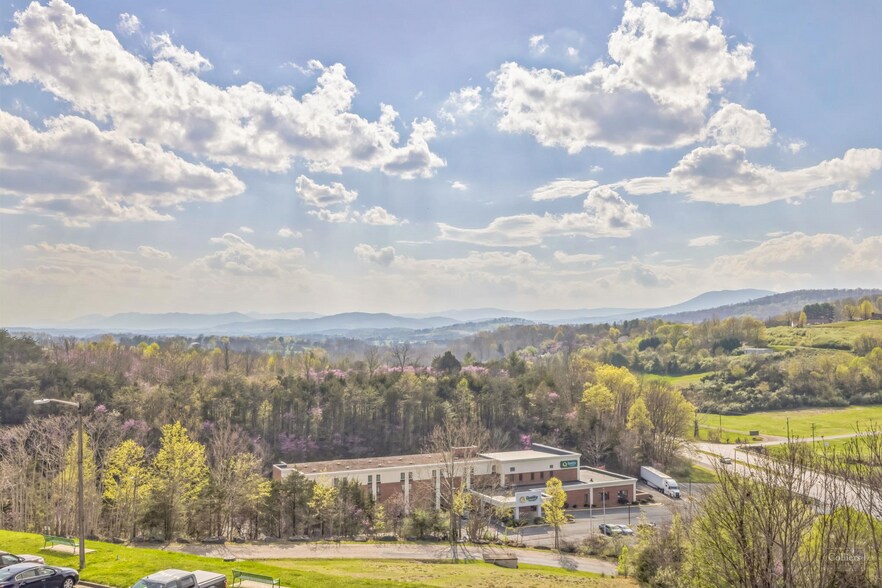 More Photos Of 2836 N Lee Hwy, Lexington Hotel For Sale