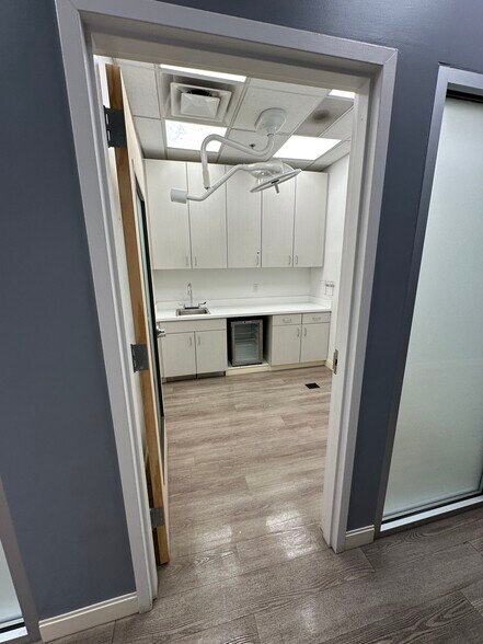 More Photos Of 915 S Colorado Blvd, Denver Freestanding For Lease