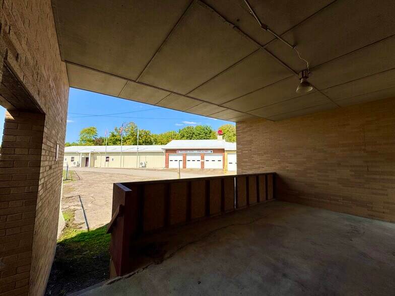 More Photos Of 1015 Main St, Conneautville Office For Sale