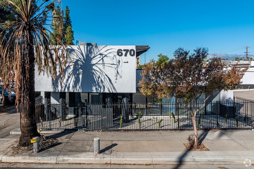 More Photos Of 670 N Arrowhead Ave, San Bernardino Office For Lease