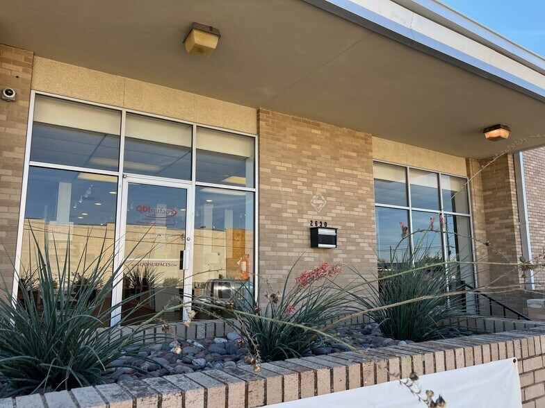 More Photos Of 2630 Andjon Dr, Dallas Distribution For Lease
