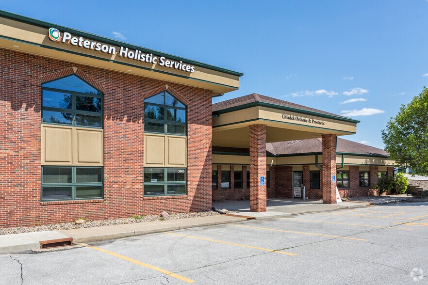 More Photos Of 3001 86th St, Urbandale Medical For Lease