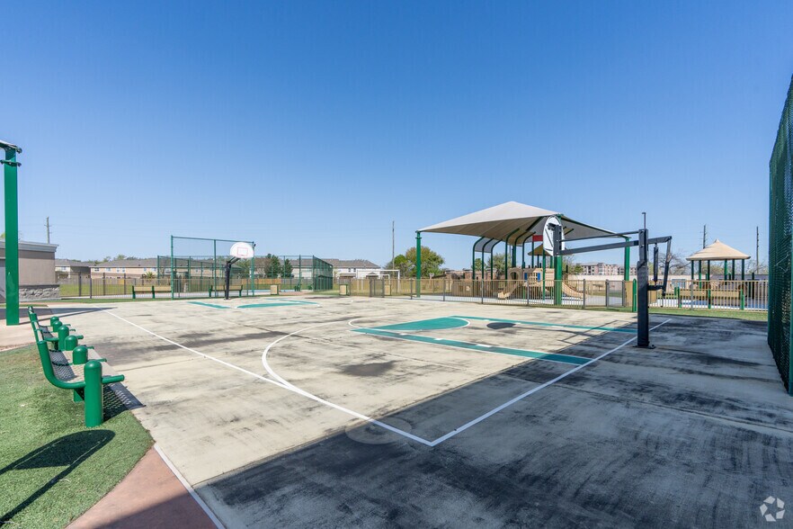 More Photos Of 6025 Highway 6 N, Houston General Retail For Sale