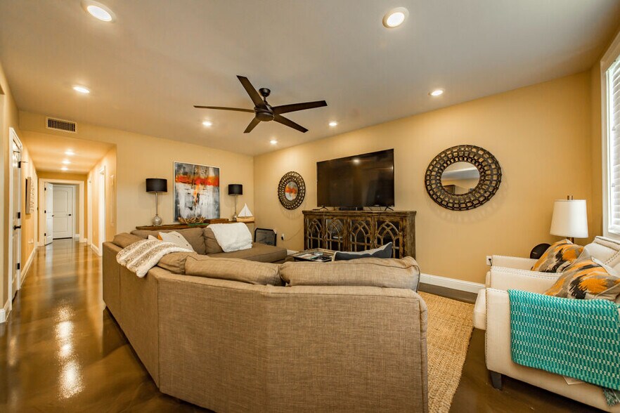 More Photos Of 7910 Edgemont Rd, Greers Ferry Apartments For Sale