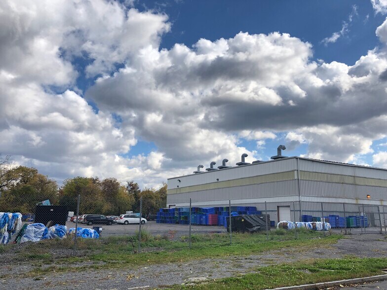 More Photos Of 320 W Taylor St, Syracuse Manufacturing For Sale