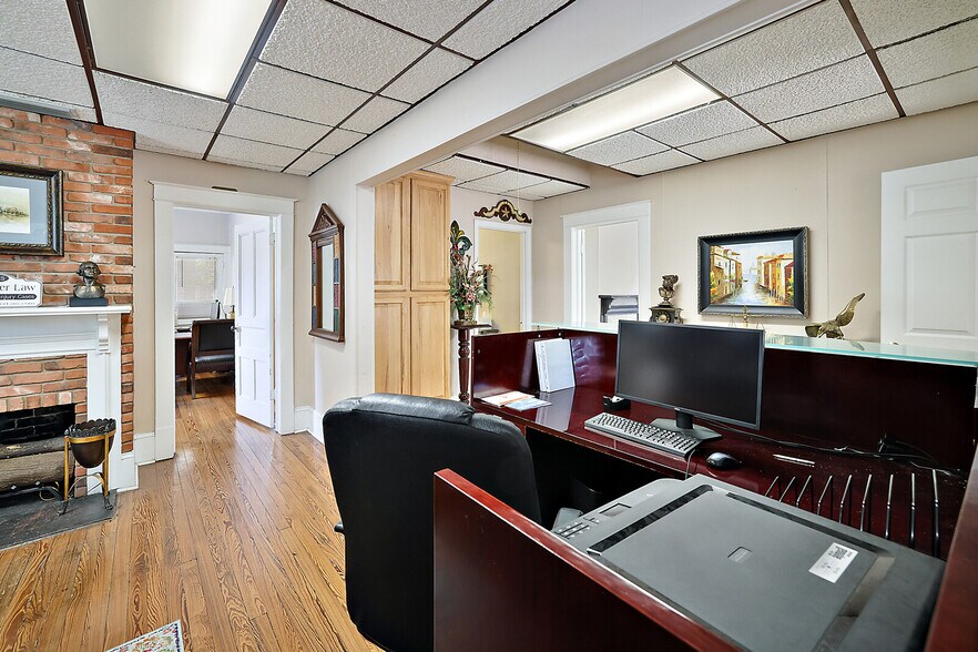 More Photos Of 324 N Texas Ave, Tavares Office For Lease