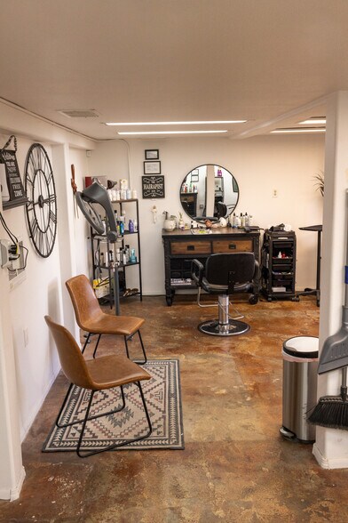 More Photos Of 8333 SE Stark St, Portland Office For Sale