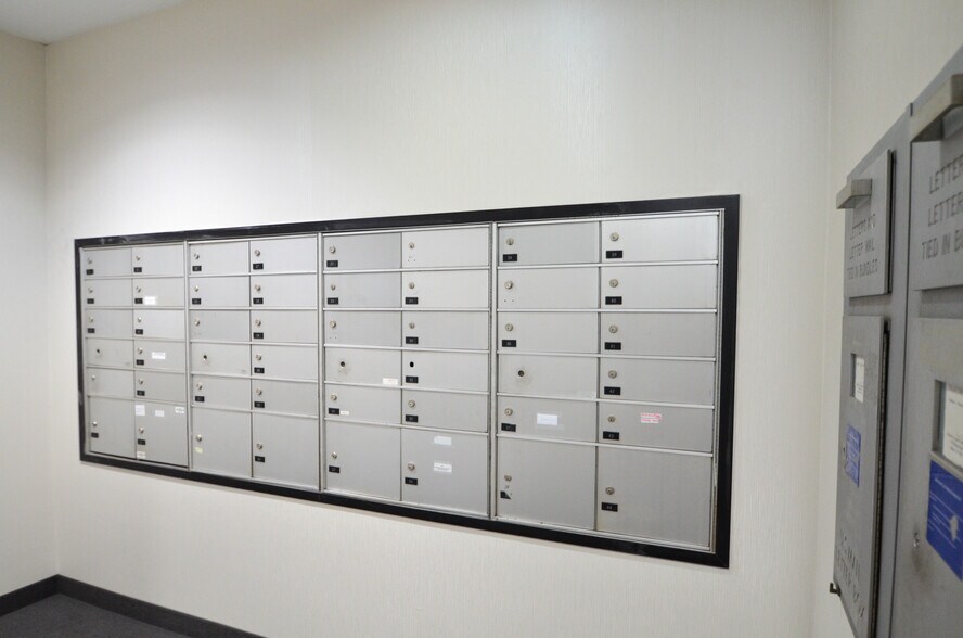 More Photos Of 12005 Ford Rd, Dallas Office For Lease