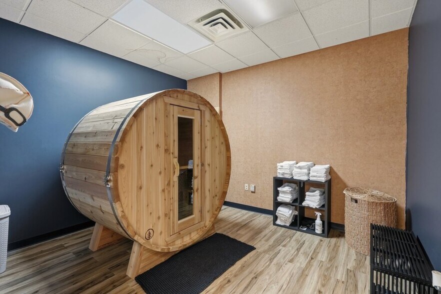 More Photos Of 81-87 Springside Dr, Akron Storefront Retail Office For Lease