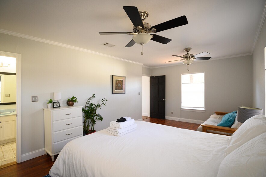 More Photos Of 4902 Pecan Springs Rd, Austin Land For Sale