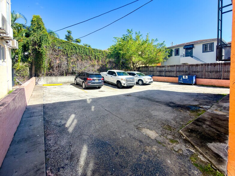 More Photos Of 945 SW 4th St, Miami Apartments For Sale