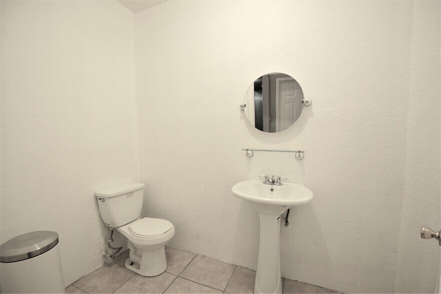 More Photos Of 5525 NW 7th Ave, Miami Loft Creative Space For Lease