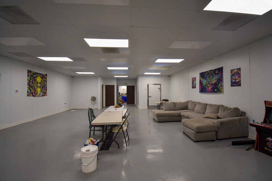 More Photos Of 1804 Needles Hwy, Needles General Retail For Sale