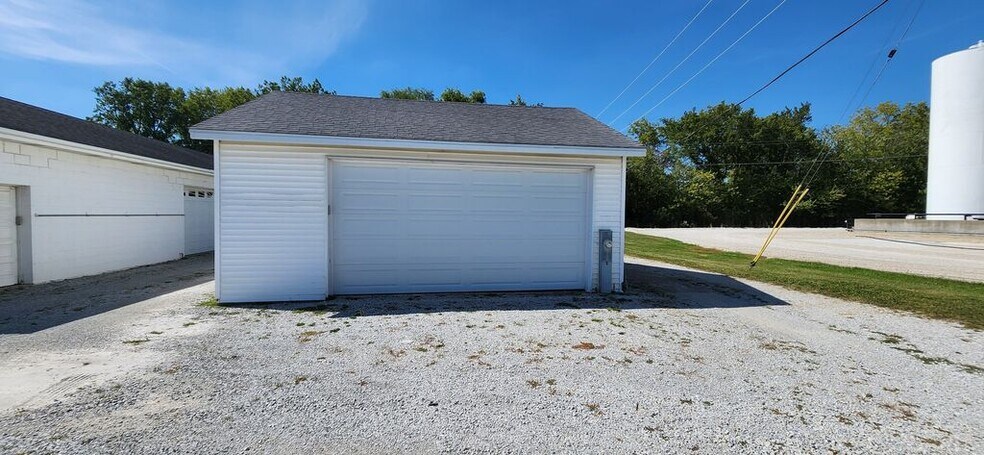 More Photos Of 368 S Harlem Ave, Peotone Industrial For Sale