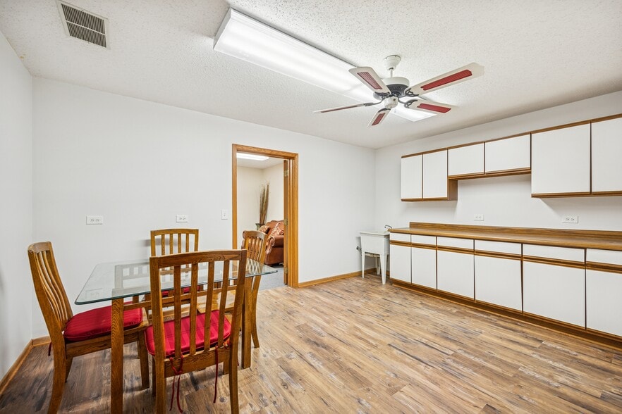 More Photos Of 2050 Larkin Ave, Elgin Medical For Lease