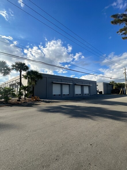 More Photos Of 7441-7571 NW 78th St, Medley Warehouse For Lease