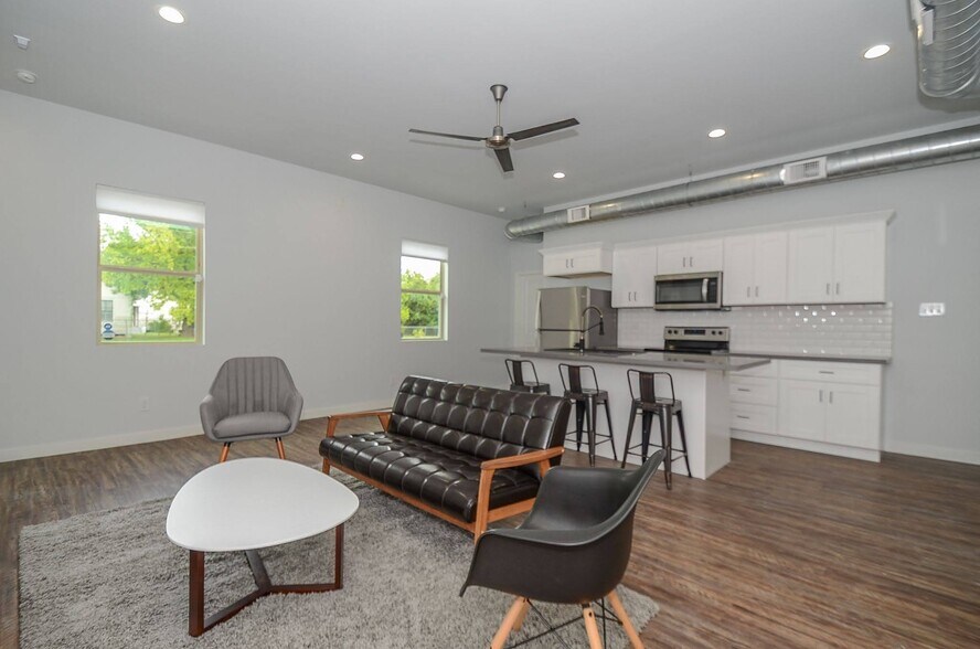 More Photos Of 3424-3426 Tuam St, Houston Apartments For Sale