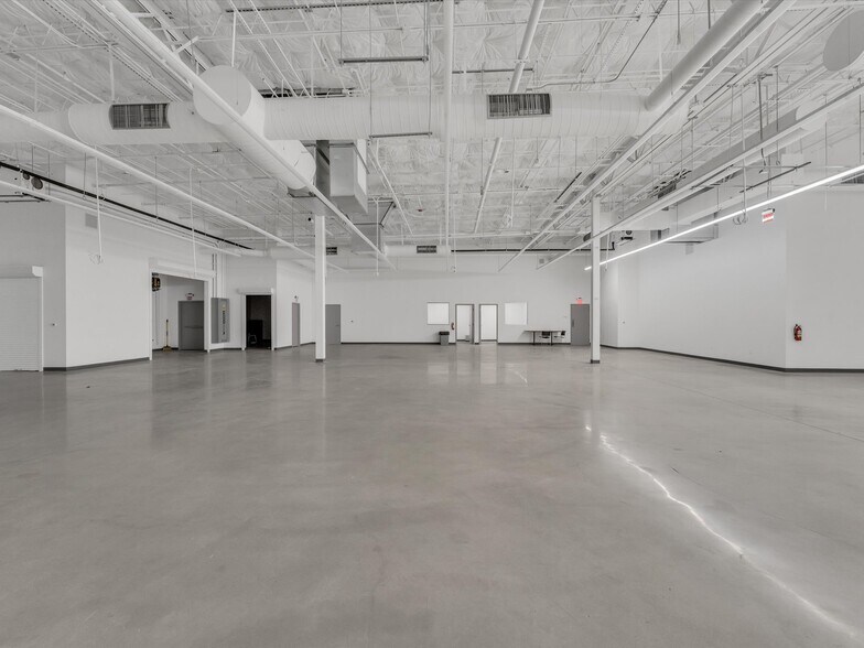 More Photos Of 3301 NW 107th Ave, Miami Research And Development For Lease