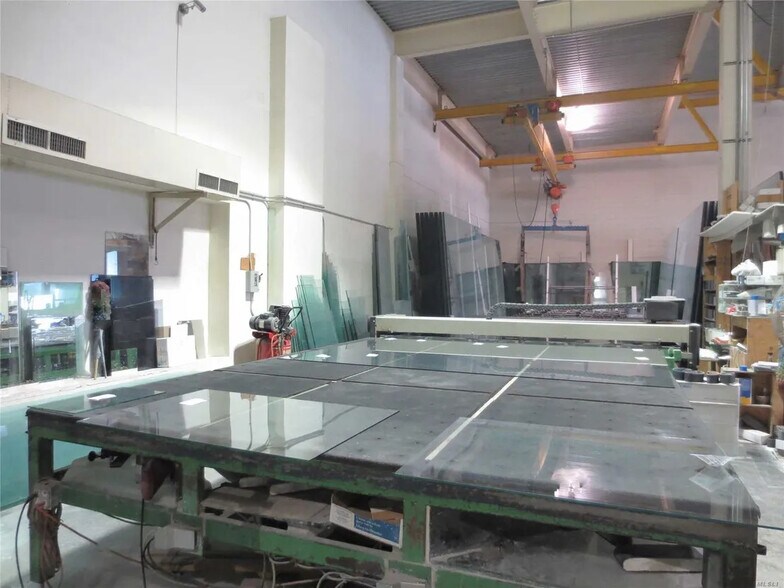 More Photos Of 200 Seigel St, Brooklyn Industrial For Sale