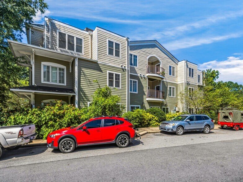 More Photos Of 64 Clingman Ave, Asheville Office For Sale