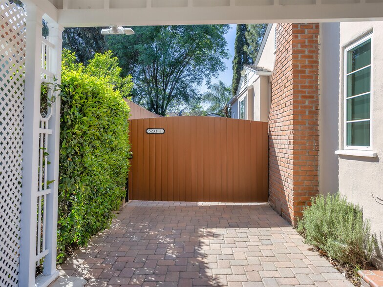 More Photos Of 5233 Lemp Ave, North Hollywood Multifamily For Sale