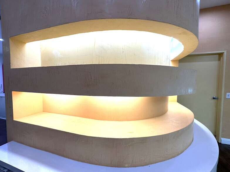 More Photos Of 3680 Wilshire Blvd, Los Angeles Health Club For Lease