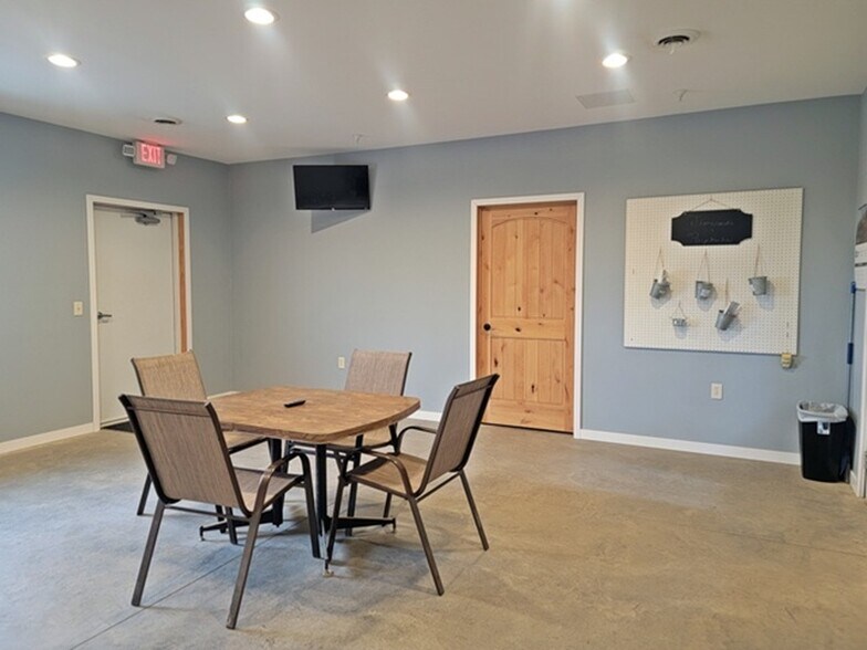 More Photos Of 705 N Main St, Loyal Industrial For Sale