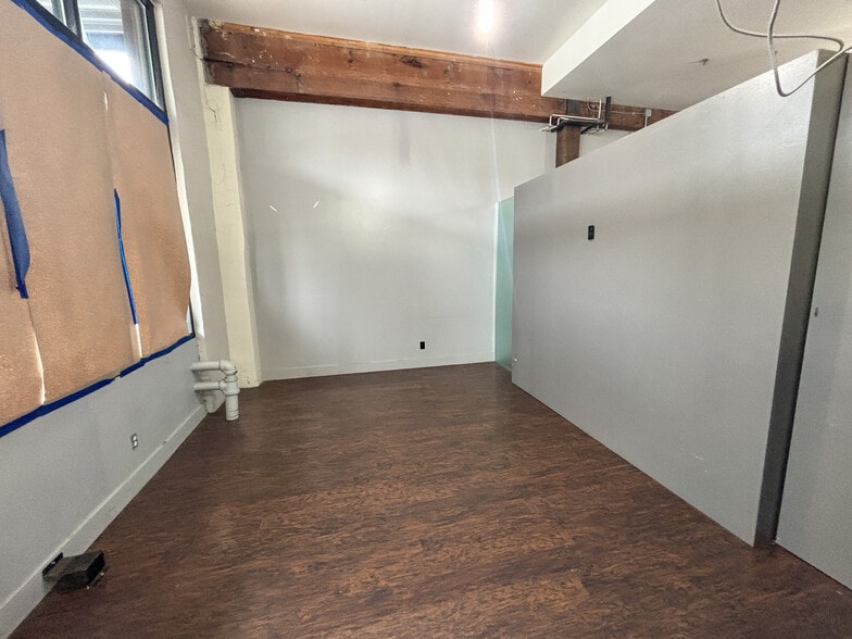 More Photos Of 255 Liberty St NE, Salem Office For Lease