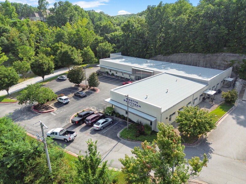 More Photos Of 2601 N Walton Blvd, Bentonville Office For Lease