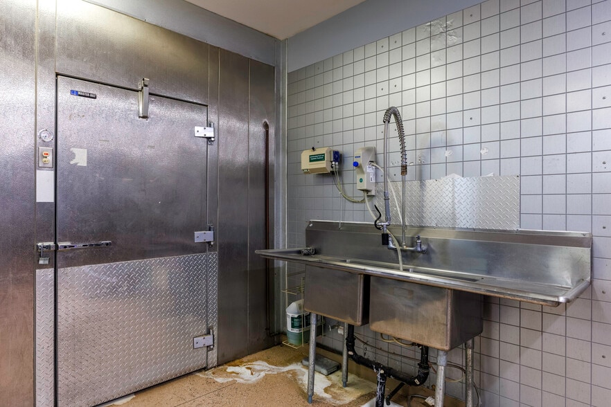 More Photos Of 16286 S Sunland Gin Rd, Arizona City Rehabilitation Center For Sale