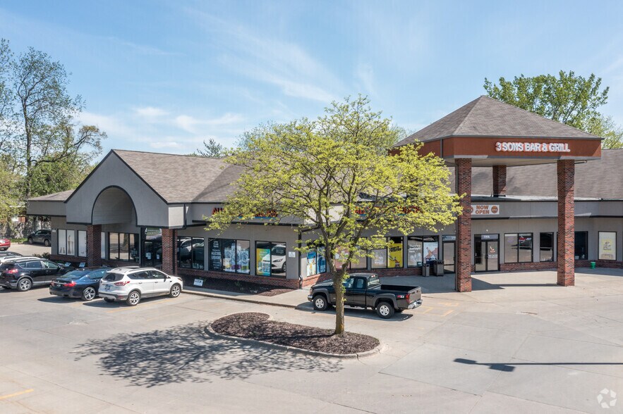More Photos Of 5902-5970 Ashworth Rd, West Des Moines General Retail For Lease