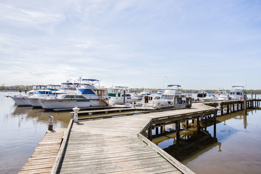 More Photos Of 9100 Wilcox Neck Rd, Charles City Marina For Lease