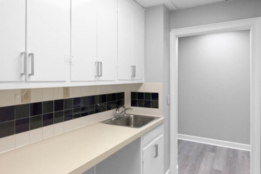 More Photos Of 4047 Holcomb Bridge Rd, Peachtree Corners Loft Creative Space For Lease