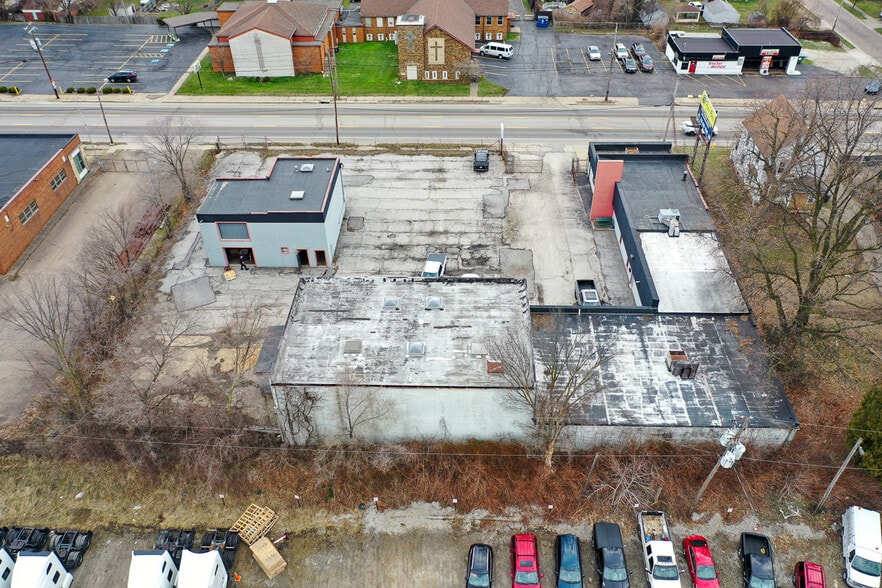 More Photos Of 1050 Triplett Blvd, Akron Warehouse For Sale