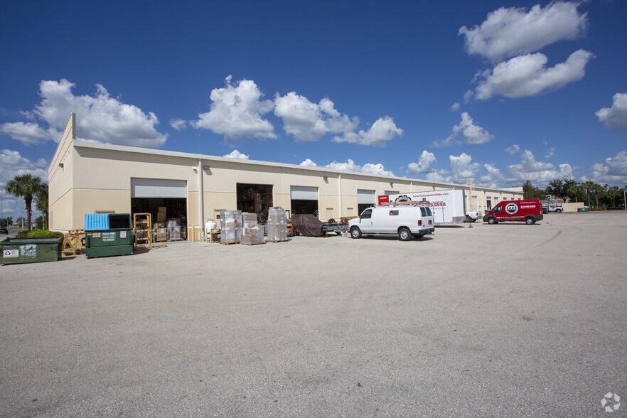 More Photos Of 7830 Drew Cir, Fort Myers Light Manufacturing For Lease