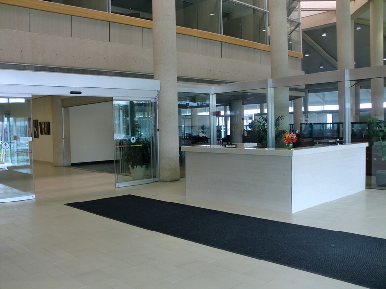 More Photos Of 200 S 10th St, McAllen Office For Lease