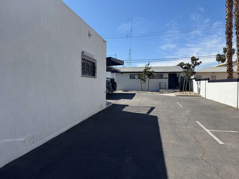 More Photos Of 418 S Maryland Pky, Las Vegas Office For Lease