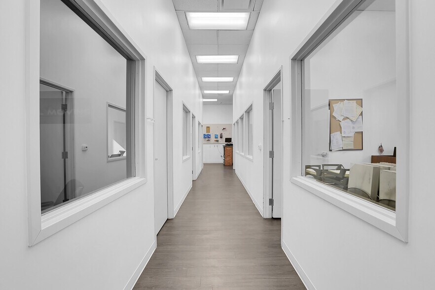 More Photos Of 5555 Joliet St, Denver Warehouse For Lease