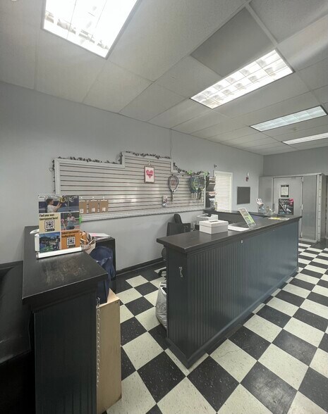 More Photos Of 110 Bradley Rd, Woodbridge Specialty For Lease