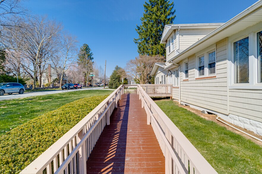 More Photos Of 407 W Pennsylvania Ave, Towson Office For Sale