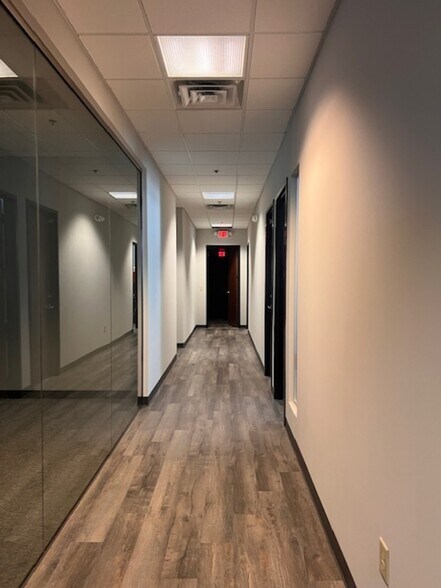 More Photos Of 2125 Barrett Park Dr NW, Kennesaw Office For Lease