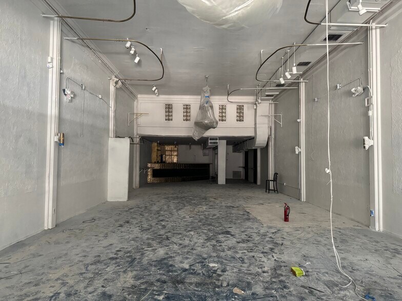 More Photos Of 1929 Hollywood Blvd, Hollywood Storefront For Lease