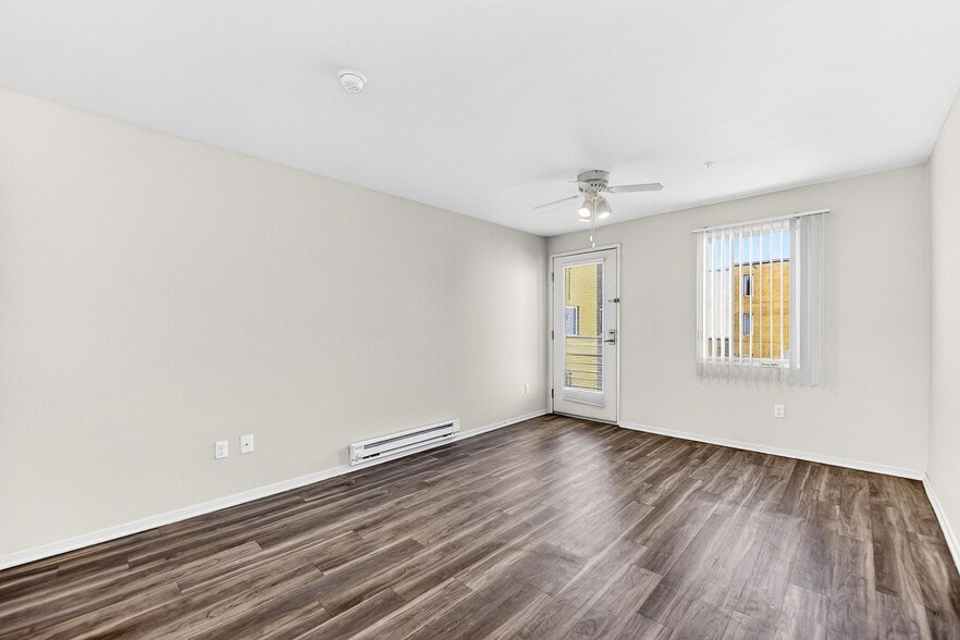 More Photos Of 900 F St, San Diego Apartments For Lease