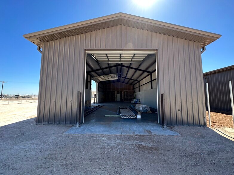 More Photos Of 1608 S County Road 1101, Midland Warehouse For Lease